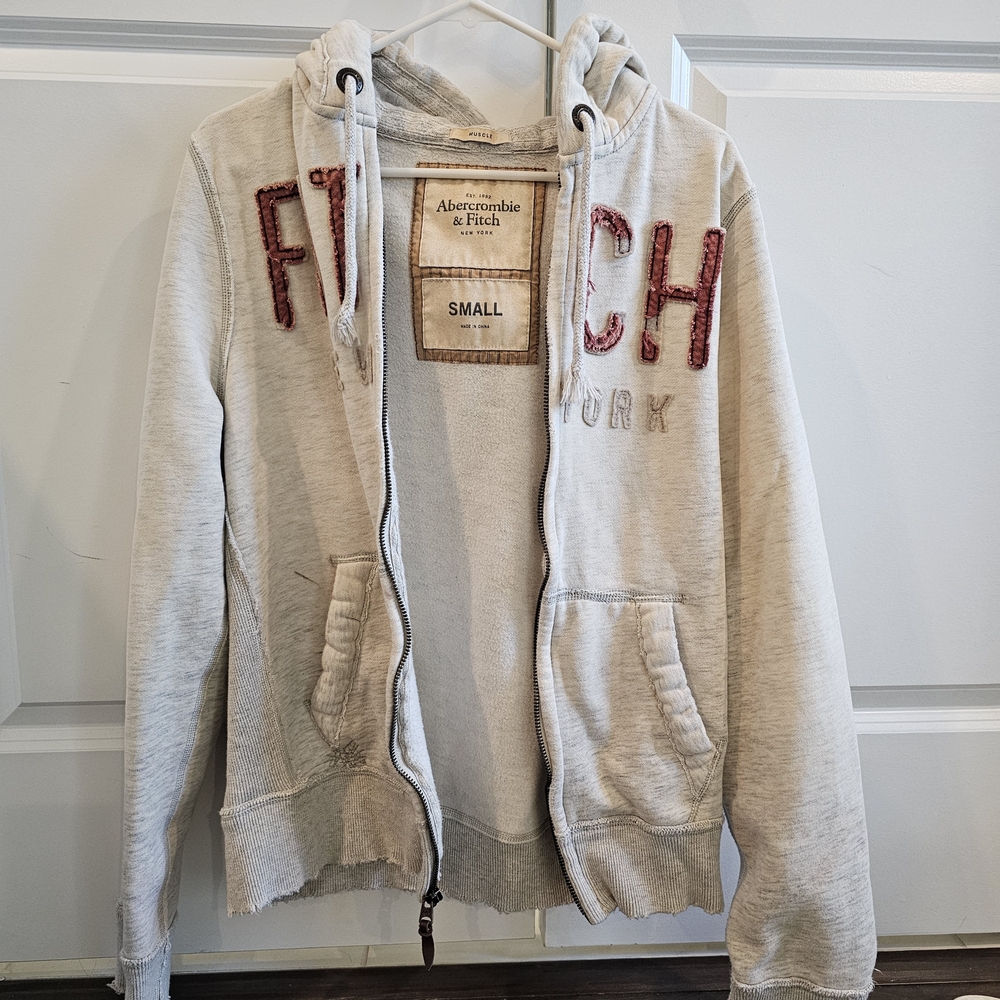 Abercrombie & Fitch Men's Gray Sweater